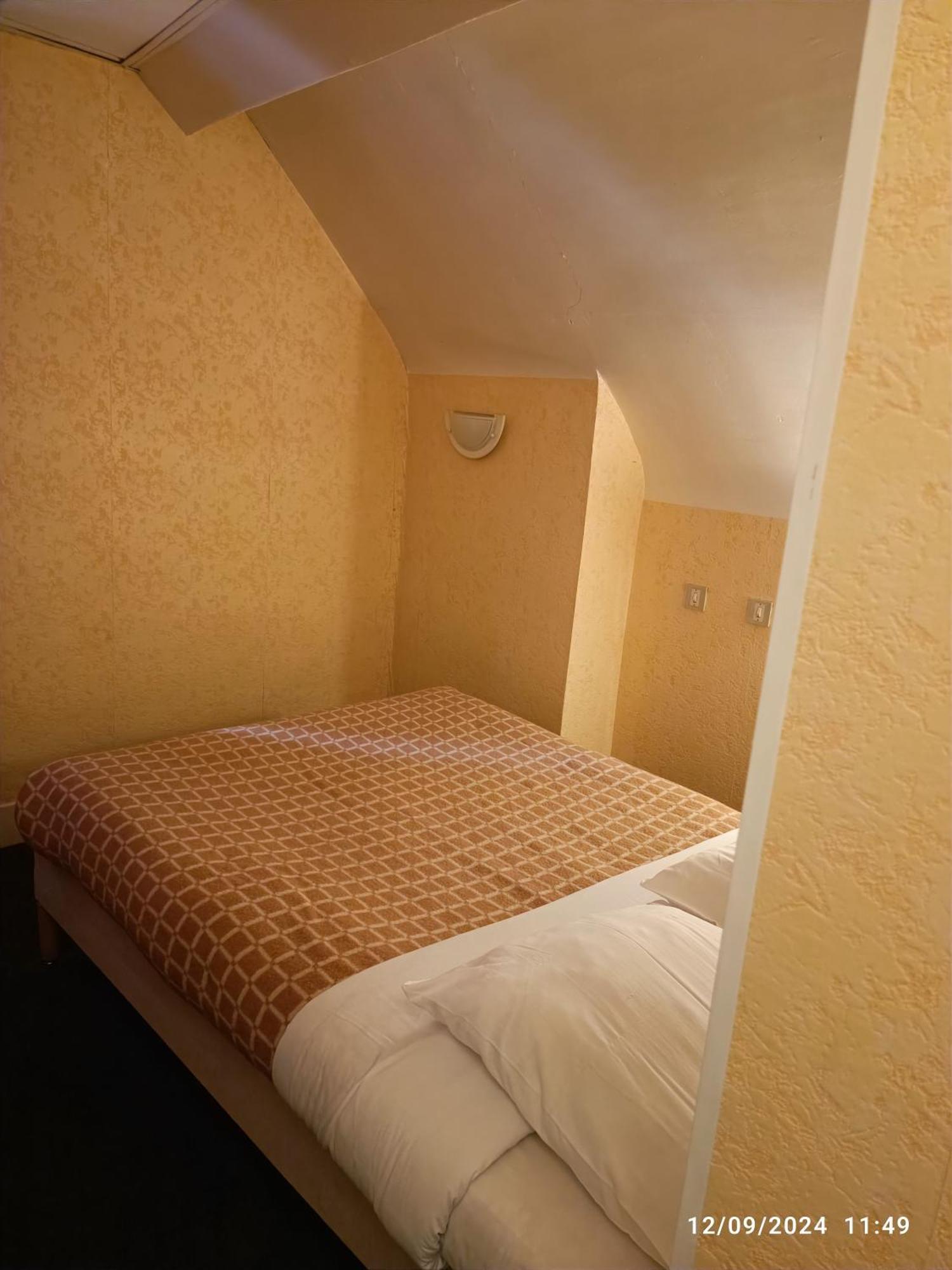 Chambre Chez Marie Et Didier 1 Minute A Pied Du Sanctuaire De ルルド エクステリア 写真